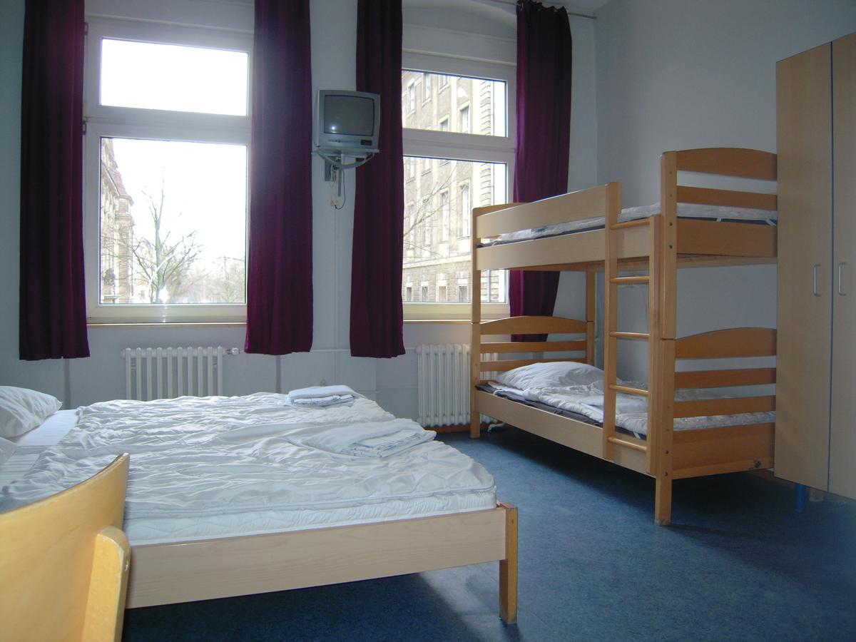 Happy Go Lucky Hotel + Hostel Schoneberg Berlin Exterior photo